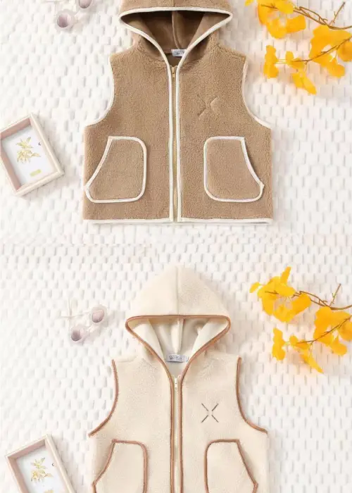 Жилетка для девочки с капюшоном р-р 110-150