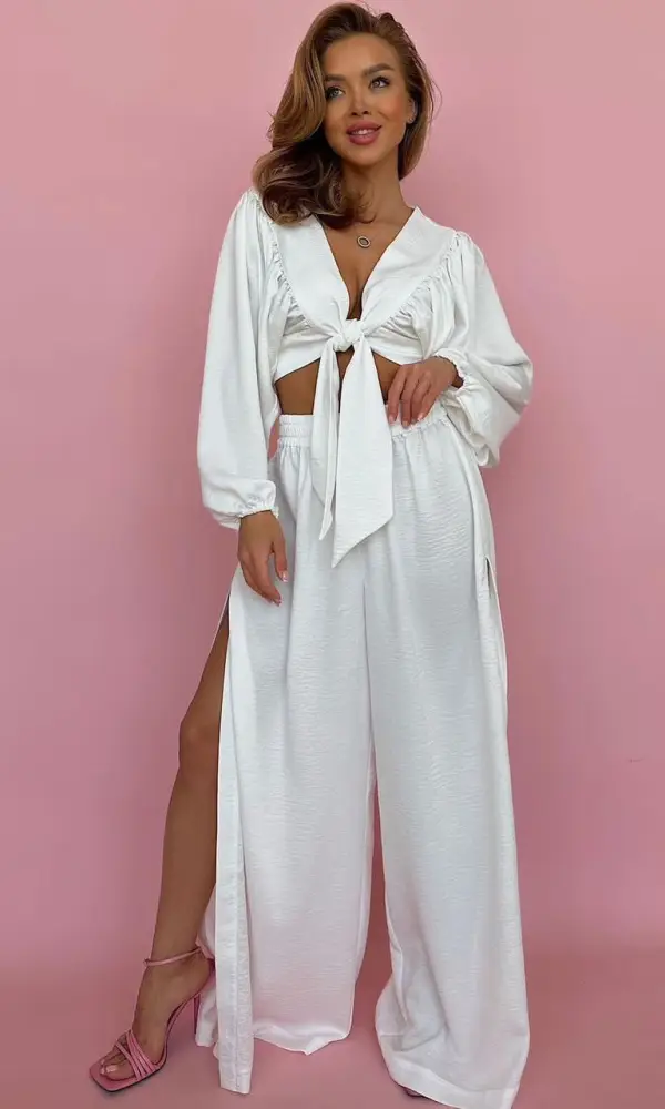 Костюм женский муслин, брюки с разрезами ( р-р 42-44)