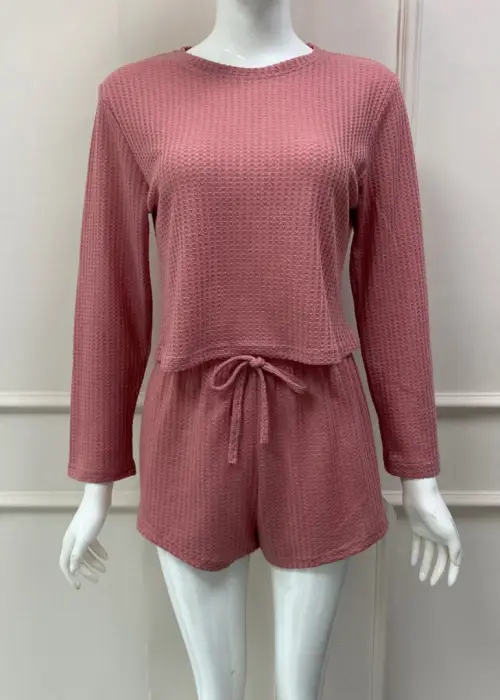 Пижама двойка топ с рукавами и шорты р-р 42-48