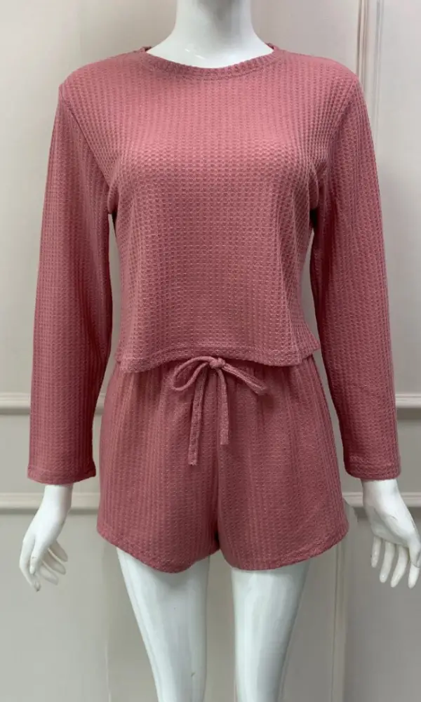 Пижама двойка топ с рукавами и шорты р-р 42-48