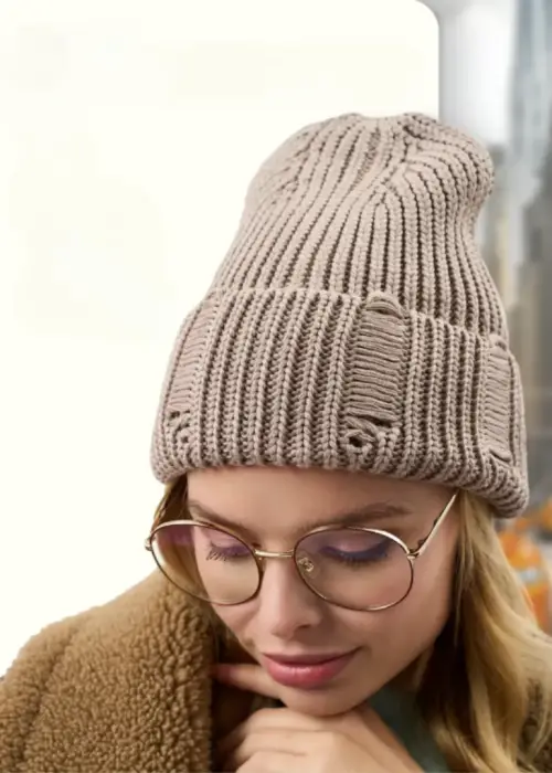 Шапка вязаная рваная р-р 54-58