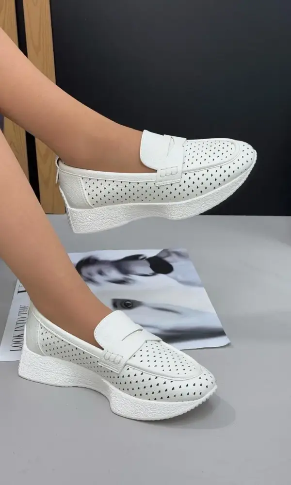 Лоферы с перфорацией кожаные женские (р-р 36-40)