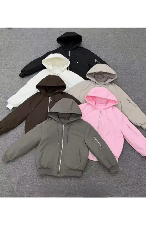 Бомбер с капюшоном женский р-р 42-48