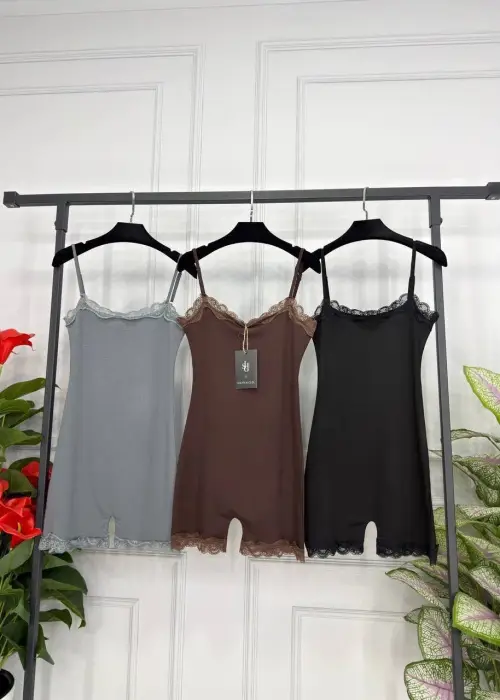 Комбинезон с гипюром женский на бретельках (р-р 42-44)