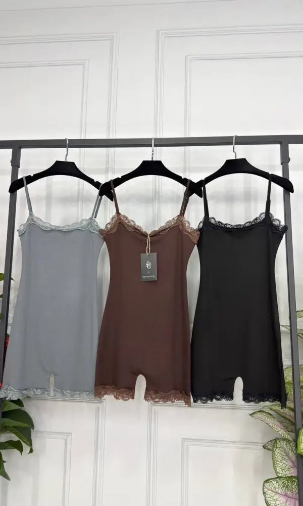 Комбинезон с гипюром женский на бретельках (р-р 42-44)