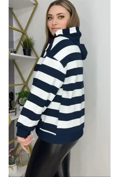 Толстовка женская с капюшоном, на молнии, со стразами (р-р 50-56)