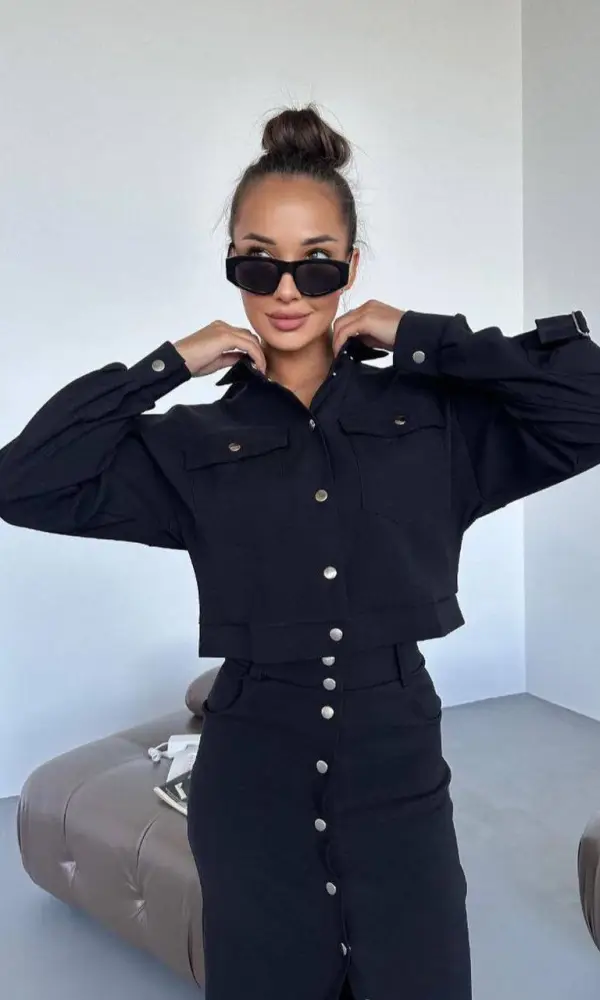 Костюм женский из тонкой джинсы с юбкой ( р-р 42-44)