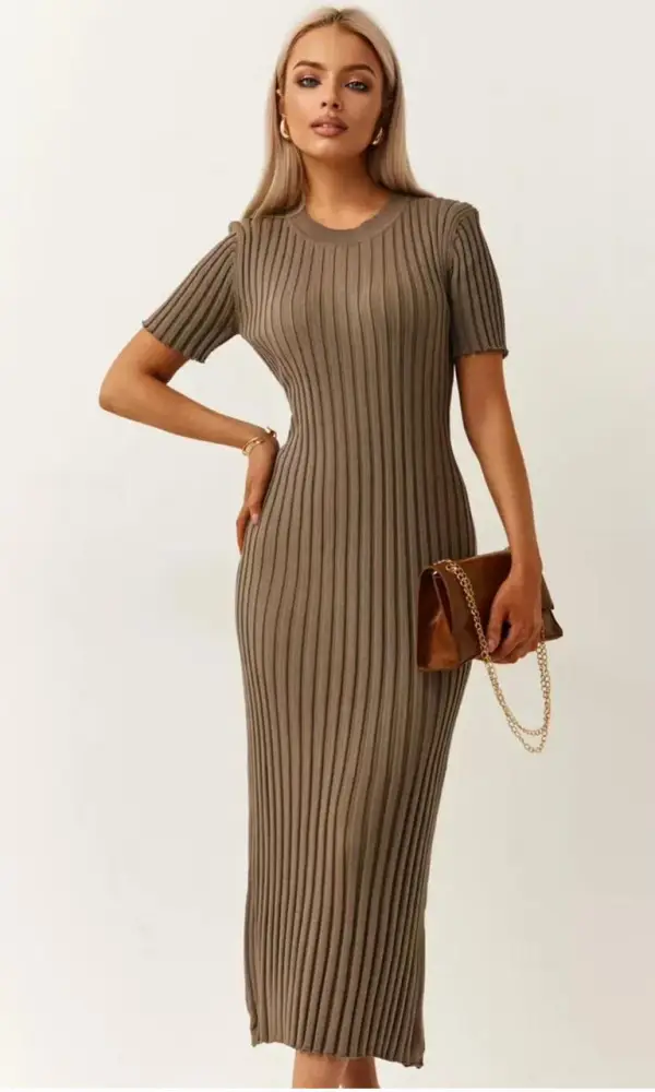 Платье , вязаный трикотаж в длине миди ( р-р универсальный)