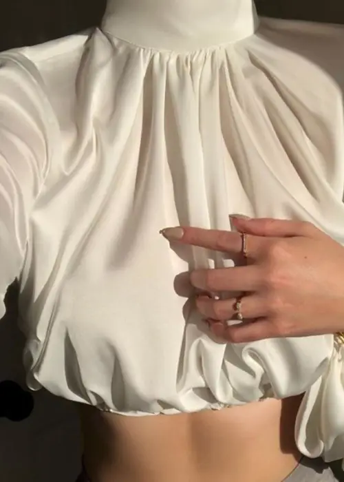 Блузка женская с объемным рукавом, из шелка (р-р 42-44)
