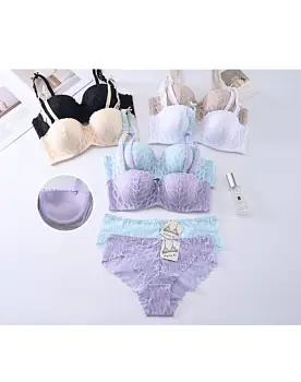 Бюстгальтер и трусы кружевные р-р 75B-85B