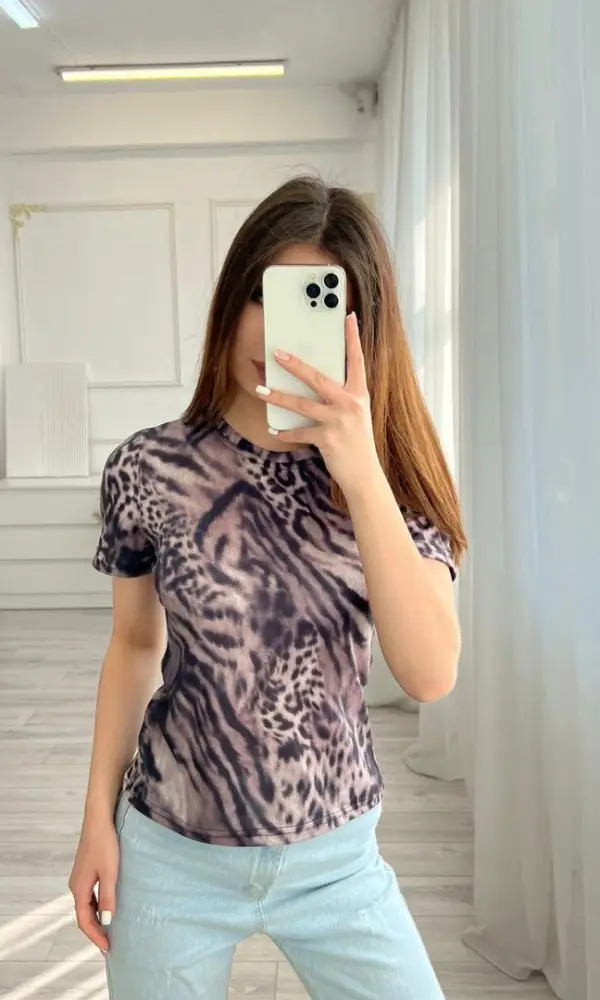 Футболка женская приталенная, принт ( р-р 42-44)