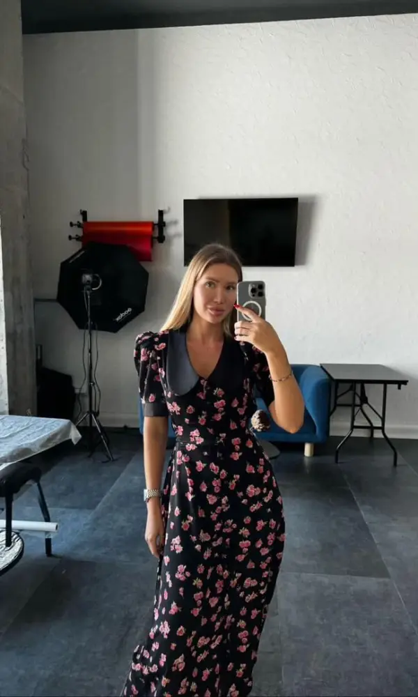 Женское платье цветочный принт с воротничком ( р-р 42-48)