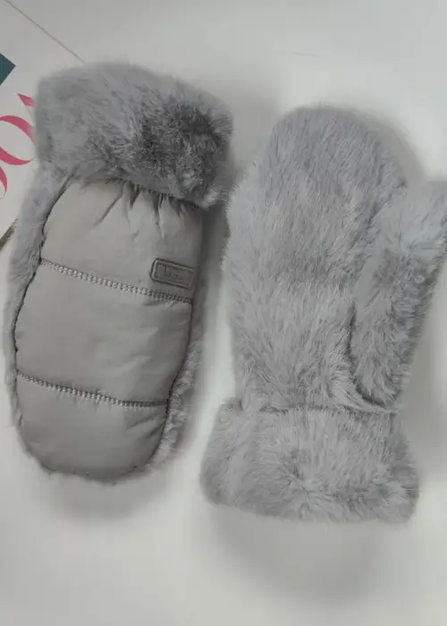 Варежки женские пушистые