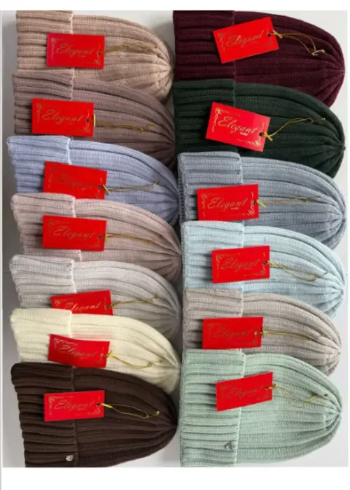 Шапка демисезонная с отворотом женская