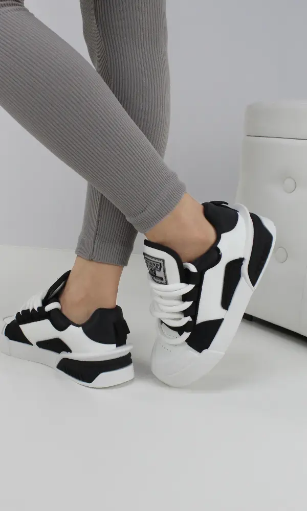 Женские кроссовки экокожа  на шнуровке ( р-р 36-41)