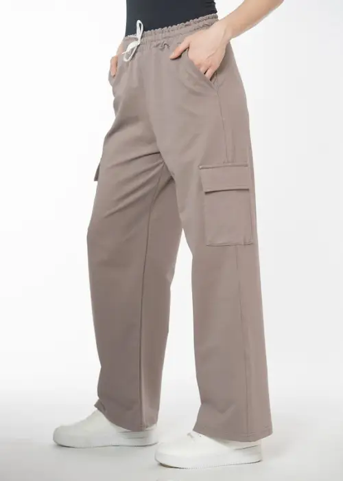 Брюки женские трикотажные "Карго", прямые. С передними и боковыми карманами, на резинке (42-52)