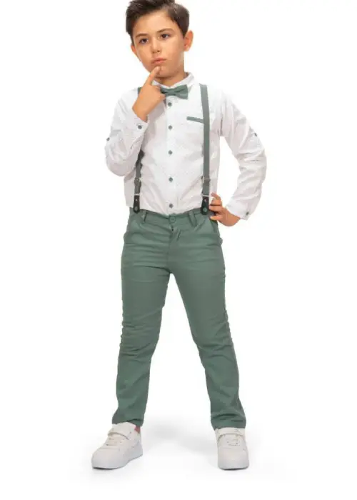 Костюм классический для мальчика: рубашка-брюки-бабочка р-р 5-8 лет