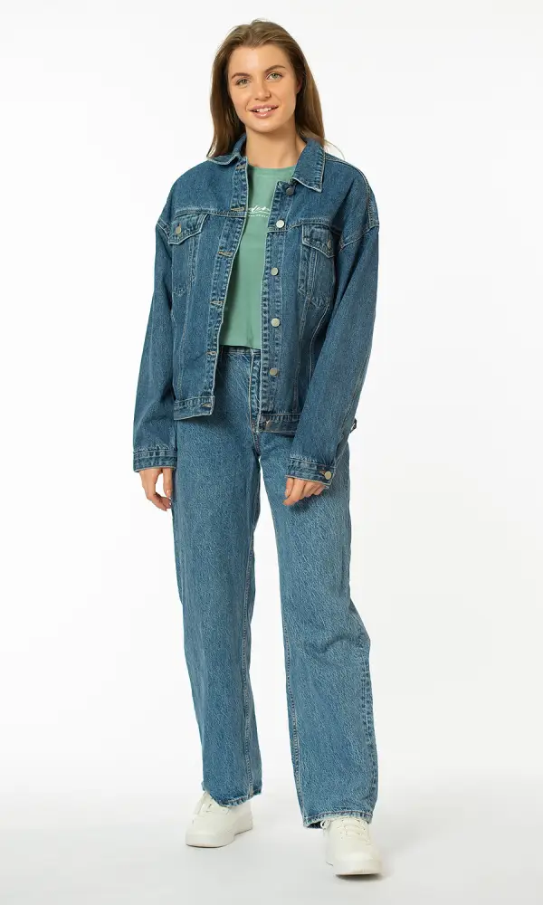 Куртка джинсовая женская. Укороченная, с отложным воротником, на пуговицах (р-р 42-52)